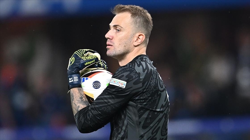 Milli kaleci Mert Günok'un