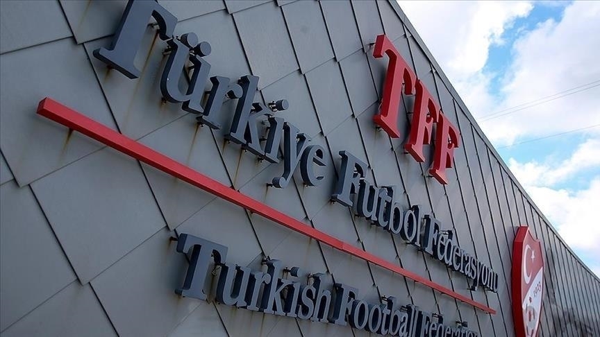 Galatasaray ve Fenerbahçe, PFDK'ye sevk edildi
