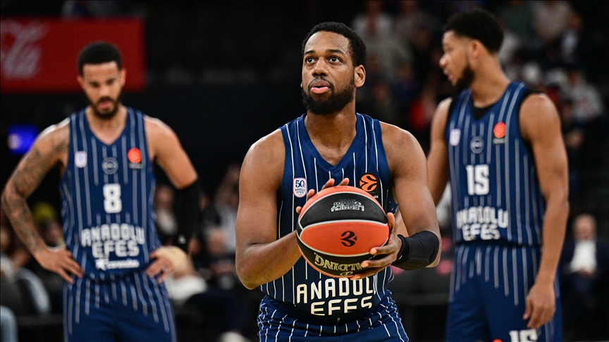 Anadolu Efes, Avrupa Ligi'nde yarın EA7 Emporio Armani'nin konuğu olacak