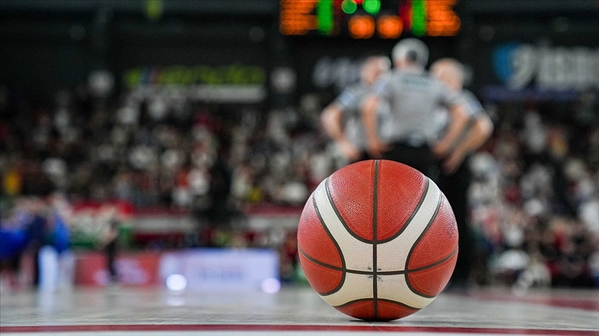 Anadolu Efes, Avrupa Ligi'nde yarın Paris Basketbol'u konuk edecek