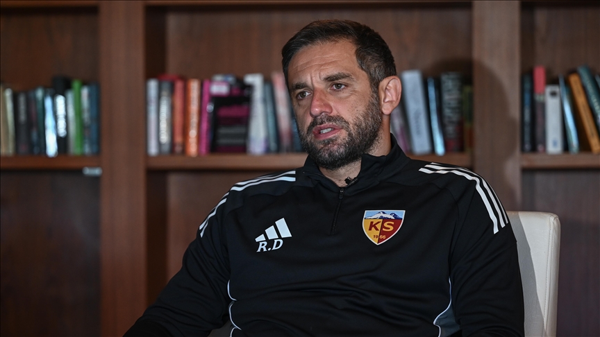 Kayserispor Kulübü, teknik direktör Radomir Djalovic ile yollarını ayırdı