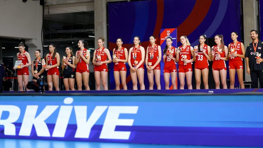 Türkiye 17 Yaş Altı Kadın Milli Voleybol Takımı, dünya 2'ncisi oldu