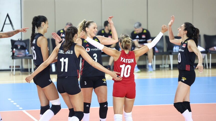 A Milli Kadın Voleybol Takımı, Fransa ile oynadığı hazırlık maçını 3-1 kazandı