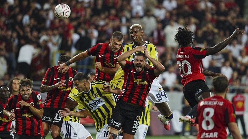 Fenerbahçe, Süper Lig'e yenilgiyle başladı