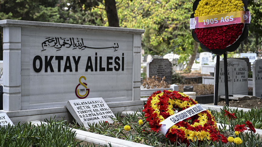 Türk futbolunun ve Galatasaray'ın unutulmaz efsanesi Metin Oktay, kabri başında anıldı