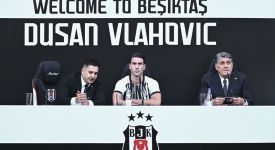 Beşiktaş Kulübü, Sırp golcü Dusan Vlahovic için imza töreni düzenledi