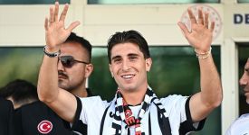 İtalyan orta saha oyuncusu Fabio Miretti Beşiktaş için İstanbul'a geldi