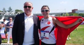Bakan Bak: İlke çok çalıştı. Kendisini yürekten tebrik ediyoruz. Türk kızının, Türk kadınının gücünü gösterdi