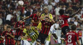 Fenerbahçe, Süper Lig'e yenilgiyle başladı
