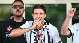 Beşiktaş'ın 206. yabancı futbolcusu, İtalyan oyuncu Fabio Miretti oldu