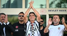 Beşiktaş, İtalyan futbolcu Fabio Miretti'yi kiralık olarak renklerine bağladı