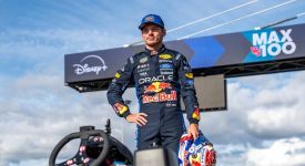 Verstappen, 14 turda 100 amatör karting sürücüsünü geride bıraktı