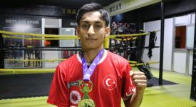 Milli muaythaici Enes, ilk kez katıldığı dünya şampiyonasından altın madalyayla döndü