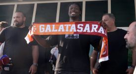 Galatasaray, Fransız futbolcu Bitshiabu'yu kadrosuna kattı